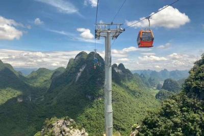 Barco de bambú Yangshuo Yulong de 1 día y teleférico Ruyi Peak desde el hotel Xingping Barco de bambú Yangshuo Yulong de 1 día y teleférico Ruyi Peak desde el hotel Xingping