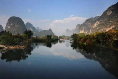 Excursión privada de un día en Yangshuo: ciclismo, Moon Hill, Xingping River Boat y almuerzo Excursión privada de un día en Yangshuo: ciclismo, Moon Hill, Xingping River Boat y almuerzo