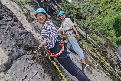 Yangshuo Via Ferrata con traslado privado de ida y vuelta desde el hotel Yangshuo Yangshuo Via Ferrata con traslado privado de ida y vuelta desde el hotel Yangshuo