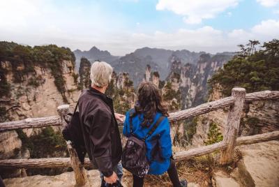 Excursión de día completo al parque forestal nacional de Zhangjiajie con almuerzo  Excursión de día completo al parque forestal nacional de Zhangjiajie con almuerzo