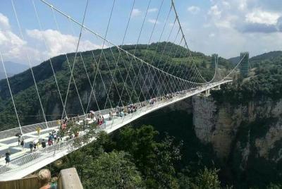 Excursión privada de un día al Gran Cañón de Zhangjiajie y al puente de cristal y al lago Baofeng Excursión privada de un día al Gran Cañón de Zhangjiajie y al puente de cristal y al lago Baofeng