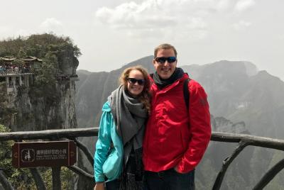 Descubre la montaña Tianmen, Sky Walk, el puente de cristal en Zhangjiajie Descubre la montaña Tianmen, Sky Walk, el puente de cristal en Zhangjiajie