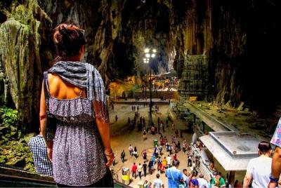 Tour privado de Kuala Lumpur a las cuevas de Batu Termas y cascad