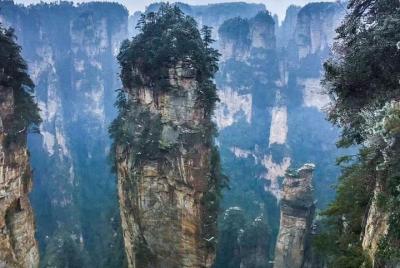 Excursión privada de 2 días a Zhangjiajie con Glass Bridge, Avatar Hill y Tianmen Mountain Excursión privada de 2 días a Zhangjiajie con Glass Bridge, Avatar Hill y Tianmen Mountain