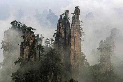 El tour privado de 2 días a Zhangjiajie incluye la montaña Tianmen El tour privado de 2 días a Zhangjiajie incluye la montaña Tianmen