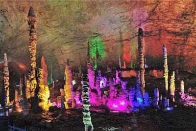 Excursión de 3 días a Zhangjiajie con vista completa-Monte Avatar + Tianmen + Puente de cristal + Cueva + Lago Excursión de 3 días a Zhangjiajie con vista completa-Monte Avatar + Tianmen + Puente de cristal + Cueva + Lago