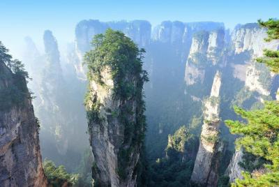 Excursión privada de 4 días a Zhangjiajie: montañas Tianzi y Yuanjiajie Excursión privada de 4 días a Zhangjiajie: montañas Tianzi y Yuanjiajie