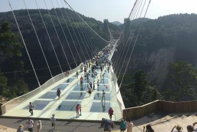 Tour privado de la montaña Tianmen Sky Walk y el puente de cristal Tour privado de la montaña Tianmen Sky Walk y el puente de cristal