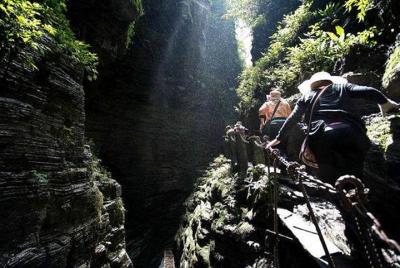 Tour de 4 días de "aventura" por el oeste de Hunan-Zhangjiajie + Garganta del Dragón Sentado + Fenghuang Tour de 4 días de