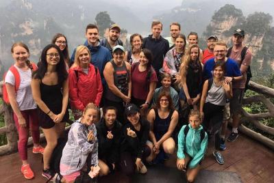 4 días de Zhangjiajie Nature & Chat con Collage Student (Inn destacado seleccionado a mano) 4 días de Zhangjiajie Nature & Chat con Collage Student (Inn destacado seleccionado a mano)