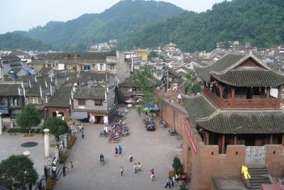 Excursión privada de un día: la antigua aldea étnica de Tujia de Shiyanping desde Zhangjiajie Excursión privada de un día: la antigua aldea étnica de Tujia de Shiyanping desde Zhangjiajie
