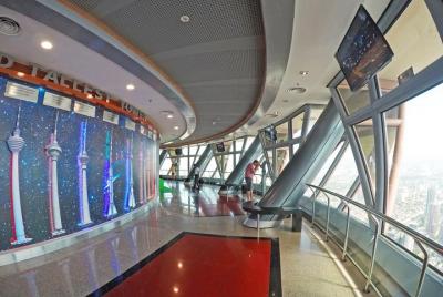 Torre de observación de Kuala Lumpur y recorrido por la ciudad