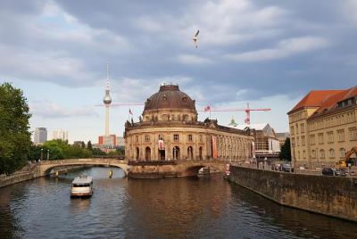 Tour histórico de Berlín: juego de exploración del Tercer Reich y la Guerra Fría Tour histórico de Berlín: juego de exploración del Tercer Reich y la Guerra Fría