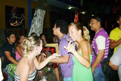 Disfrute a ritmo de salsa en Medellín