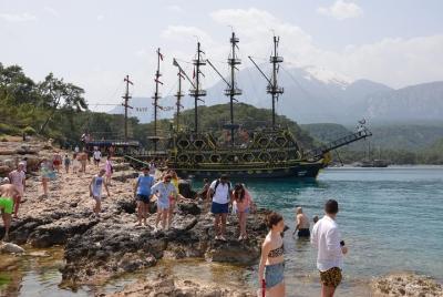 Excursión en barco a Kemer que incluye almuerzo desde Antalya