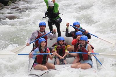 Nuestro tour más popular - Rafting en aguas bravas - Río Sarapiquí Clase II-III Nuestro tour más popular - Rafting en aguas bravas - Río Sarapiquí Clase II-III