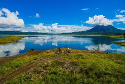 Tour en bicicleta por el Parque Nacional Volcán Arenal y el lago 