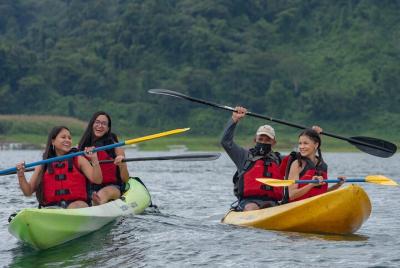 Tour en kayak por el lago Arenal