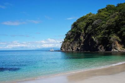 Traslado privado desde el aeropuerto de Liberia a las playas de Coco y Hermosa