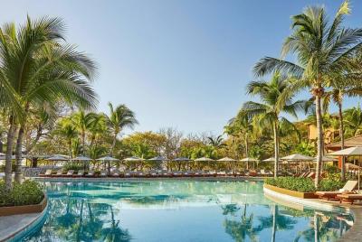 Shuttle privado desde el aeropuerto de Liberia a Four Seasons, Costa Rica Shuttle privado desde el aeropuerto de Liberia a Four Seasons, Costa Rica