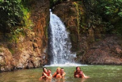 Recorrido por las cascadas en quad de 4 horas (se puede nadar)