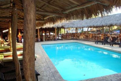 Servicio de traslado al aeropuerto de Liberia a Playa Hermosa y playas cercanas