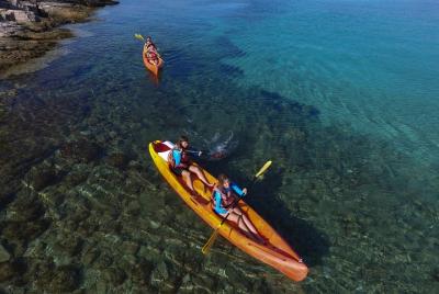 Ruta en kayak de mar Postira - Lovrečina (St.Lovre, sitio arqueológico) Ruta en kayak de mar Postira - Lovrečina (St.Lovre, sitio arqueológico)