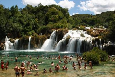 Tour de las cascadas de Krka - Desde Okrug Gornji y Trogir Tour de las cascadas de Krka - Desde Okrug Gornji y Trogir