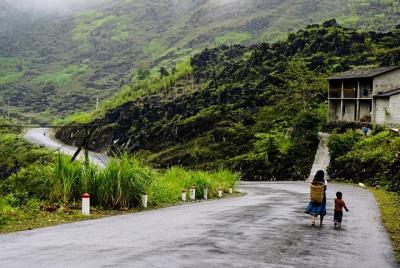 Tay Con Linh Trekking Tour de 2 días desde Hanoi o Ha Giang
