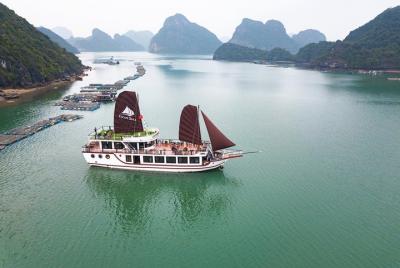 Excursión de lujo a Halong - Lan Ha Bay Bay con actividades completas