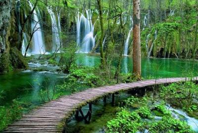 Excursión de un día a los lagos de Plitvice - BOLETOS INCLUIDOS Excursión de un día a los lagos de Plitvice - BOLETOS INCLUIDOS
