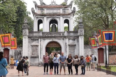Tour en grupo pequeño por la ciudad de Hanoi y espectáculo de marionetas acuáticas