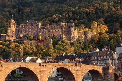Excursión de medio día a Heidelberg y ida y vuelta a la ciudad de Frankfurt Excursión de medio día a Heidelberg y ida y vuelta a la ciudad de Frankfurt