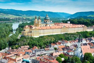Excursión privada de Cesky Krumlov a Viena a través del castillo de Rosenberg - Melk y Durnstein