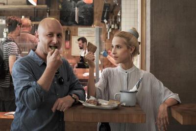 Comida de la noche y tour cultural con los sibaritas de Praga.