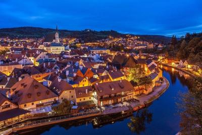 Viaje de dos días a la increíble ciudad de la UNESCO Český Krumlov y la ciudad austriaca de Hallstatt
