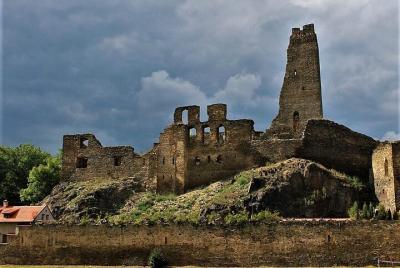 Tour en scooter por los castillos checos durante 1 día. El Camino del Norte. (Guia de audio)
