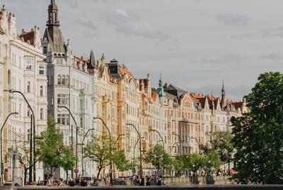 Recorrido a pie en grupos pequeños: descripción completa de Praga