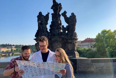 Recorrido esencial por Praga: casco antiguo, barrio judío, puente de Carlos (10 personas como máximo)