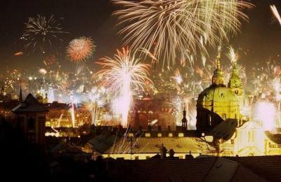 30th DEC Holiday Pub Crawl en Praga