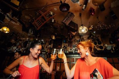 Recorrido a pie privado por la resaca de Praga con bebidas y hamburguesas