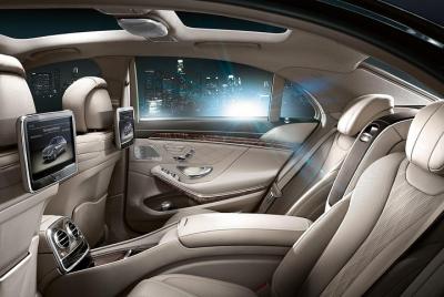 Traslado privado desde el puerto de Copenhague a Copenhague CPH en auto o camioneta de lujo