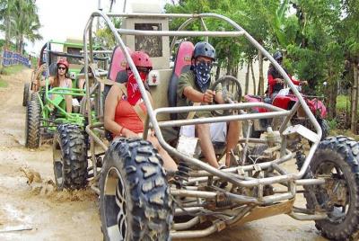 Dos aventuras: Buggies en las dunas caribeñas y barco de fiesta con buceo de superficie