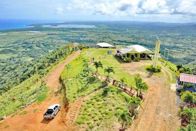 Excursión de día completo a la montaña Redonda para grupos pequeños con tirolina