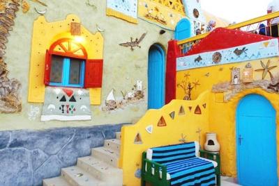 Tour guiado de medio día al pueblo nubio en Asuán en lancha motor