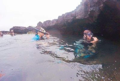 Excursión de día completo a los túneles de lava desde la isla Isabela