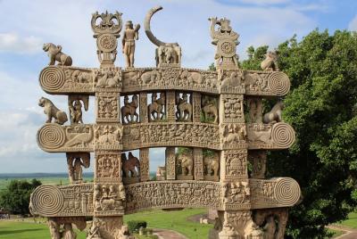 Excursión a Sanchi Stupa y al templo de Udayeshwara de Bhopal con almuerzo