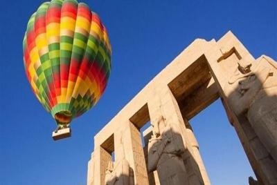 Crucero de 4 días por Asuán y Luxor por el Nilo con globo aerostá Crucero de 4 días por Asuán y Luxor por el Nilo con globo aerostá