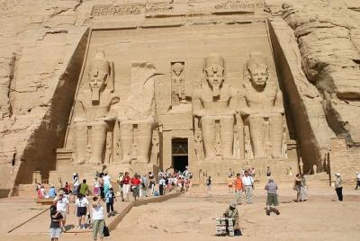 viaje barato: tour al templo de Abu Simbel Lugares turísticos en Asuán Cosas que hacer enAsuán 64 viaje barato: tour al templo de Abu SimbelLugares turísticos en Asuán Cosas que hacer en Asuán 64