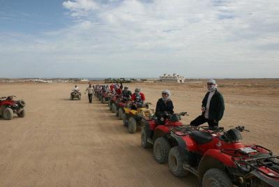 Super Safari Quad Bike, Camel Ride & Bedouin Diner en Hurghada